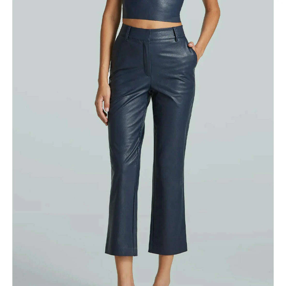 FAUX LEATHER 7/8 TROUSER