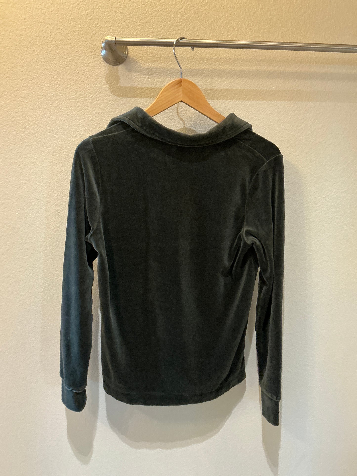 BUTTON FRONT L/S TOP