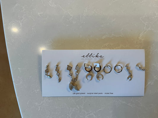 THE WEEKEND SET & CRYSTAL EARRING SET