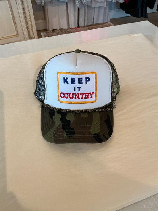 PATCH TRUCKER HAT WITH CHAIN SPRING 2025