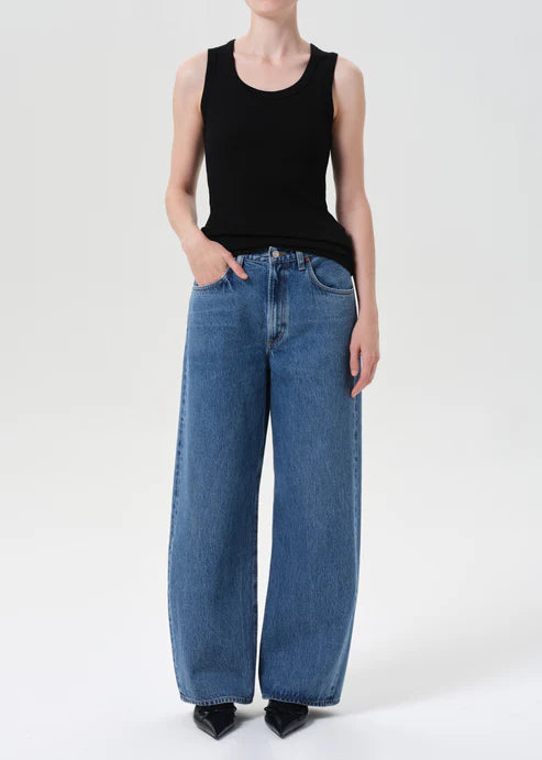 LOW CURVE JEAN IN SYMBOLIC