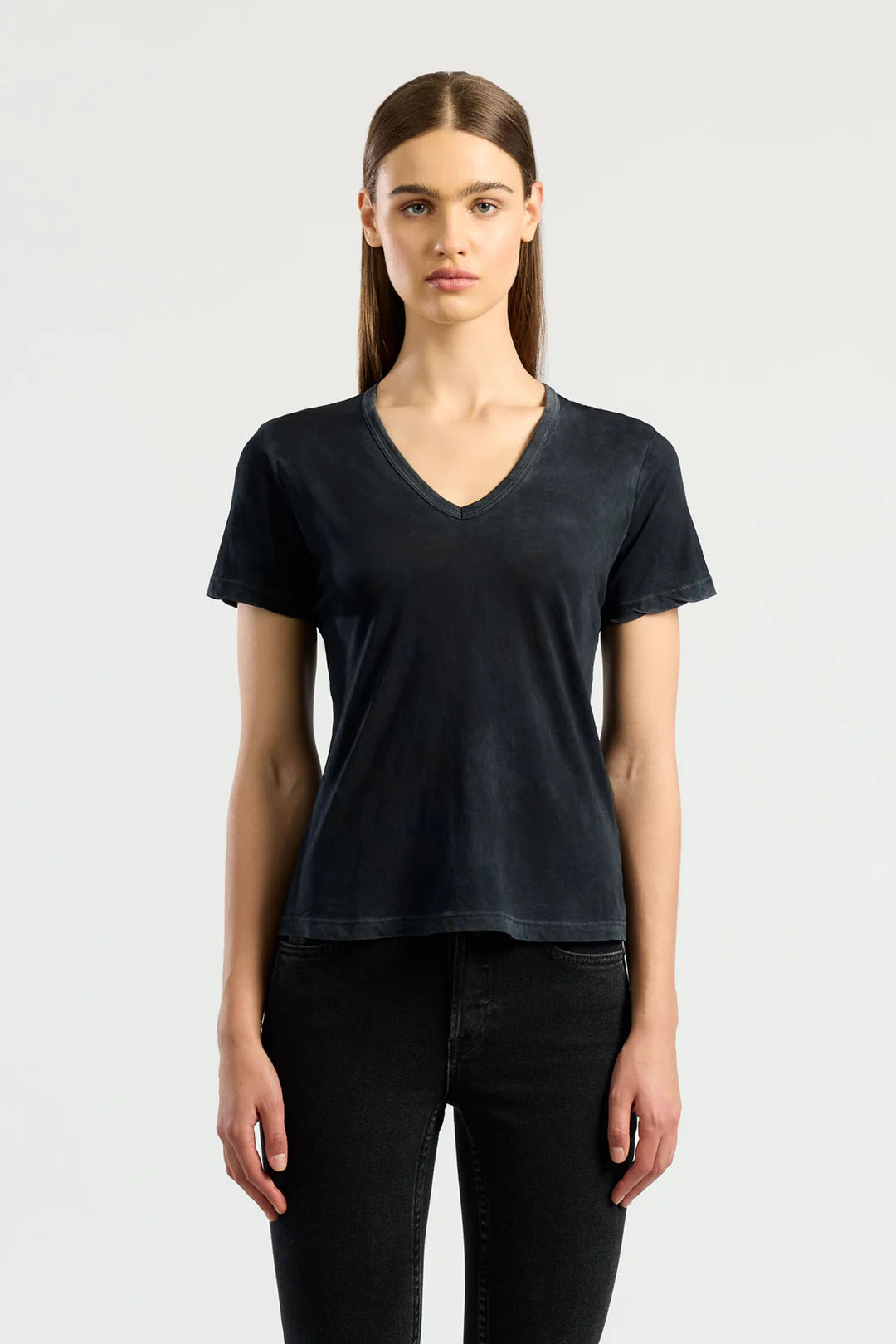 STANDARD V NECK