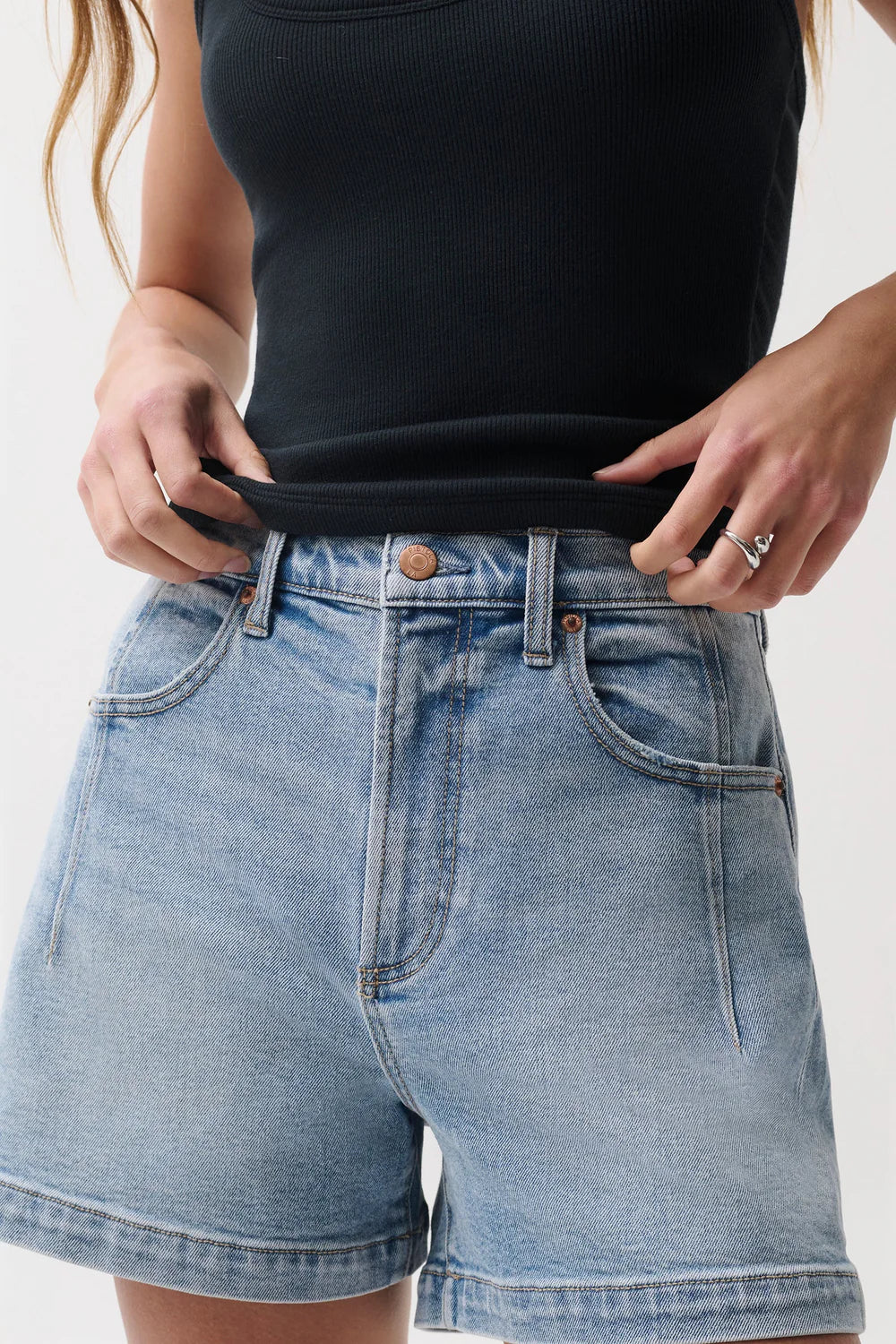 AOKI HIGH RISE A-LINE SHORT W/ DETAIL