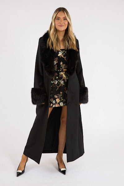CHECKROOM COAT