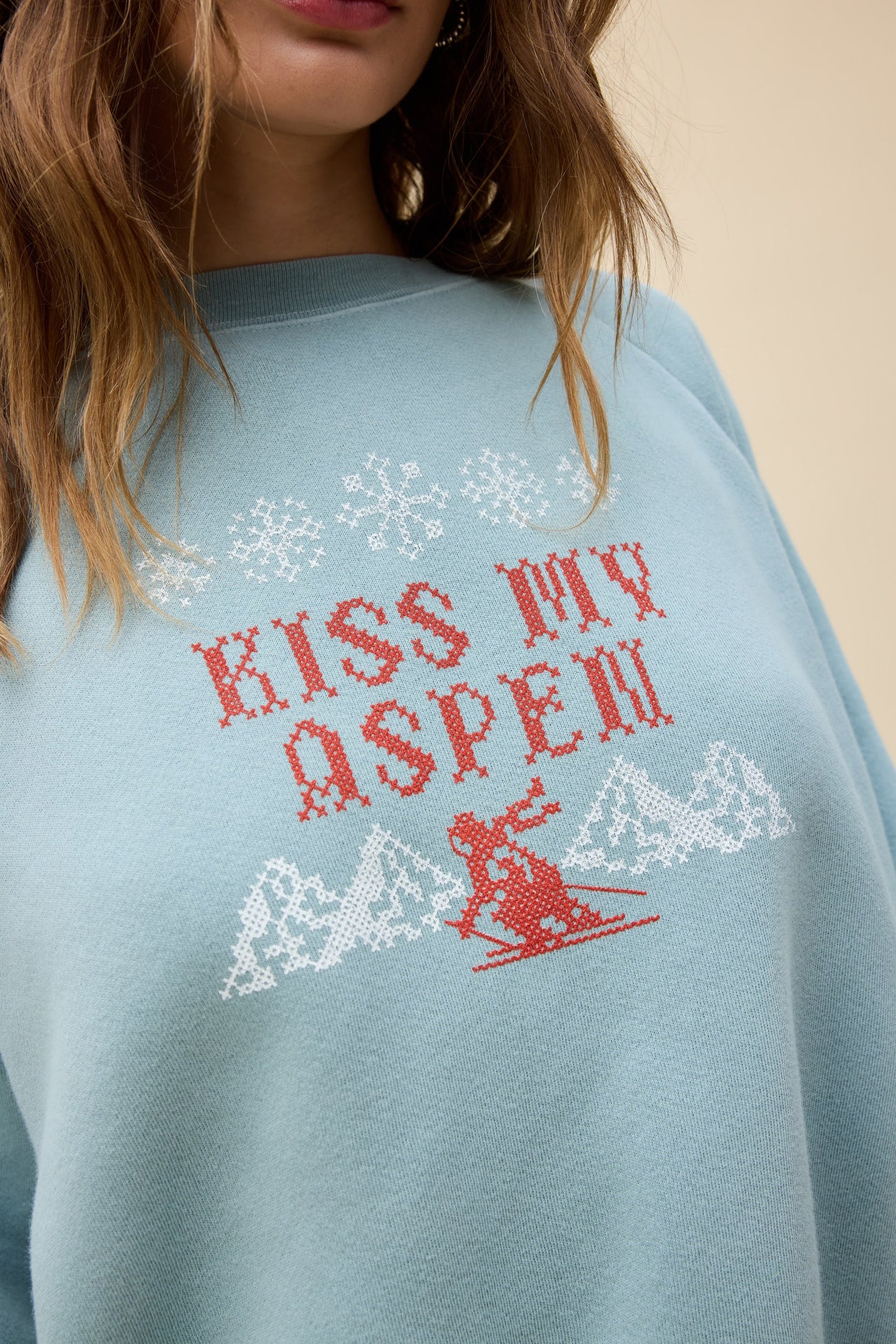 KISS MY ASPEN SHRUNKEN RAGLAN SWEATSHIRT