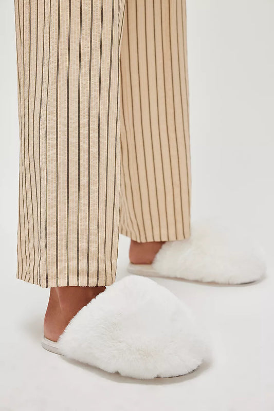 SNOWBALL SLIPPER IN SNOW FAUX FUR